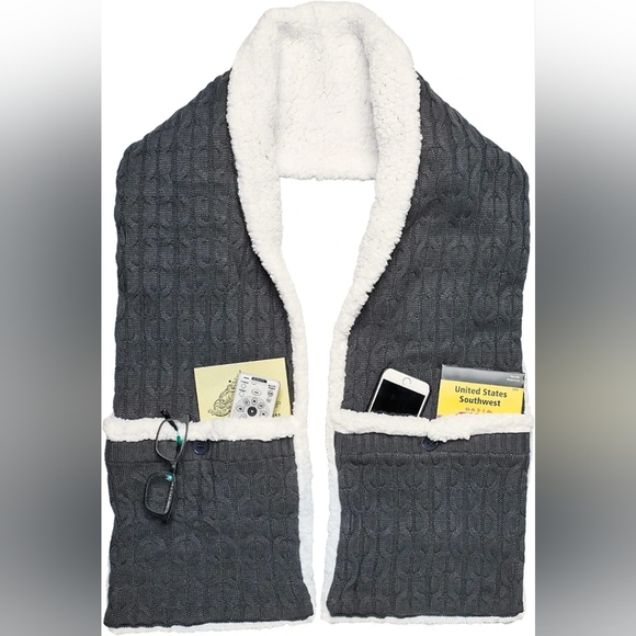 Ontel Huggle Scarf, Grey, One Size NEW - Picture 2 of 5